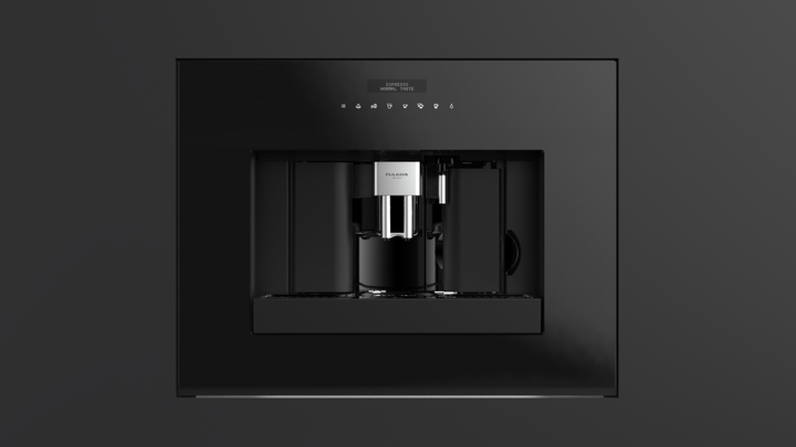 Máquina de café empotrable Fulgor Milano Mythos FCM4500TFBK en negro, vista frontal con dispensador y panel táctil