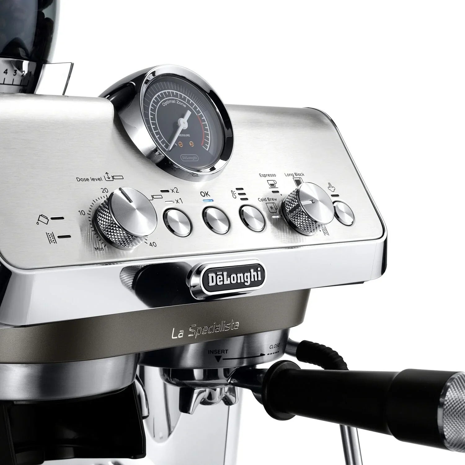Detalle del manómetro y controles de la cafetera espresso DeLonghi La Specialista EC9255M en acero